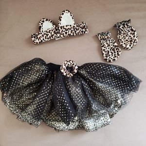 🛍❄NWOT Kitty Leapord outfit